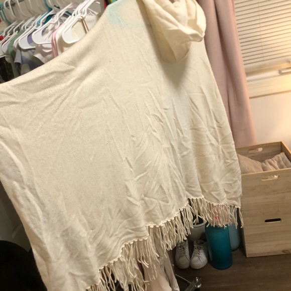 Cashmere Cream Poncho with Fringe - Picture 4 of 4